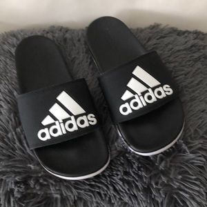 Adidas slides unisex kids size 6